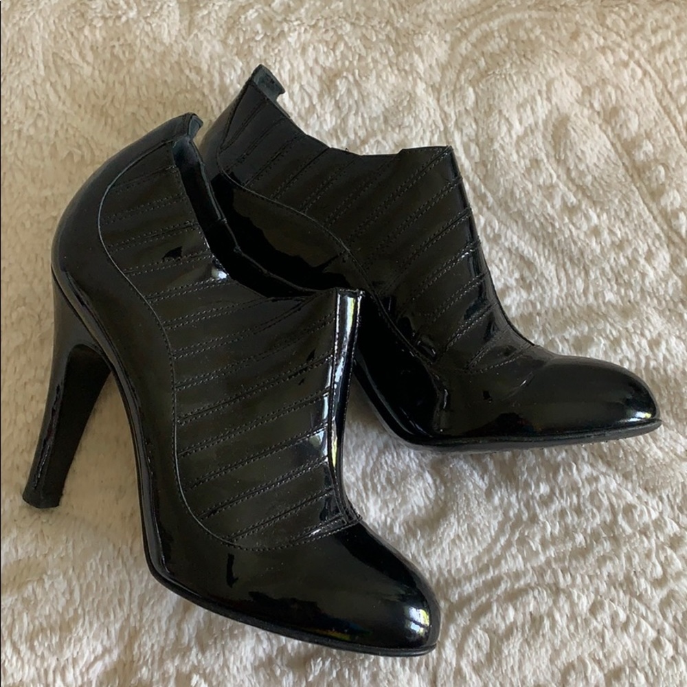 CHANEL Patent heels | Sizes: 38 - Picture 2 of 5